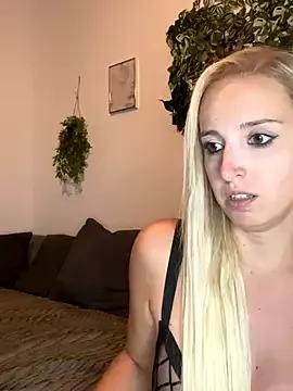 thats_lou from StripChat