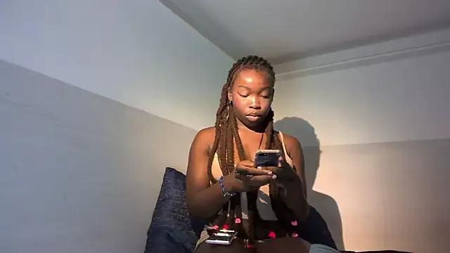 thatsvixenn from StripChat