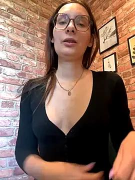 The_Snowwhitee from StripChat is Freechat