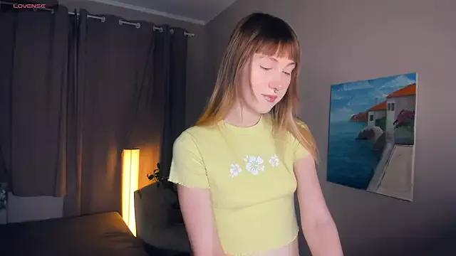 TheaHeyer from StripChat is Freechat