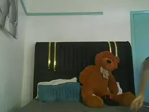 Thee_pappy_chullos_ from StripChat