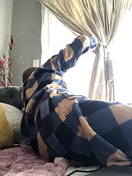 TheeRealShow from StripChat is Freechat