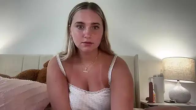 TheRealSophieBlake from StripChat is Freechat