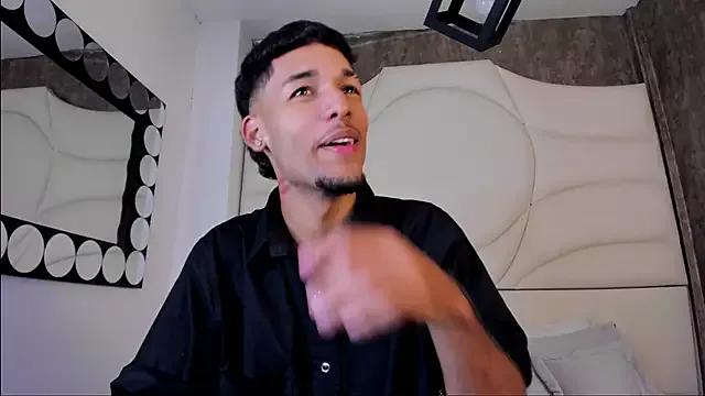 Thiagoferreti from StripChat is Freechat