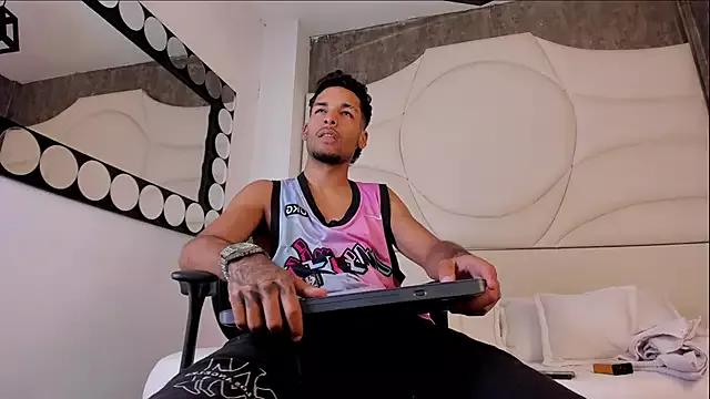 Thiagoferreti from StripChat is Freechat