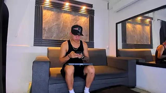 Thiiago_69 from StripChat is Freechat