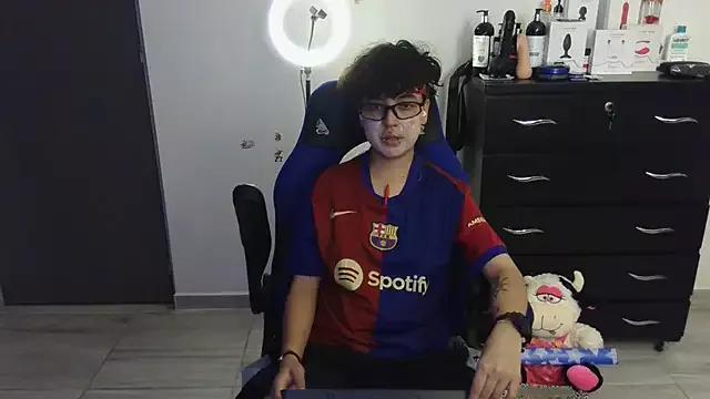Try our streaming cams variety and talk on a personal level with our adorable girls streamers, showing off their bountiful shapes and dildos.
