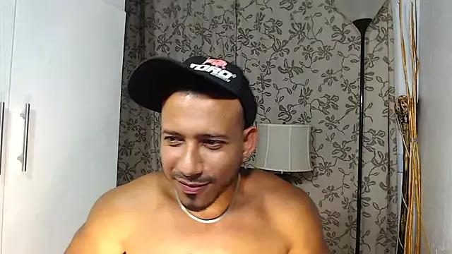 thommerxxx from StripChat is Freechat