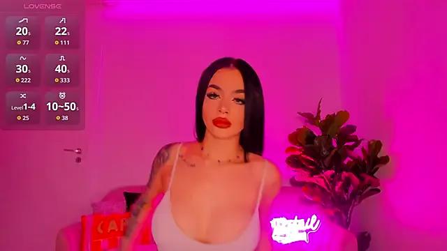 TiaBelle from StripChat is Freechat