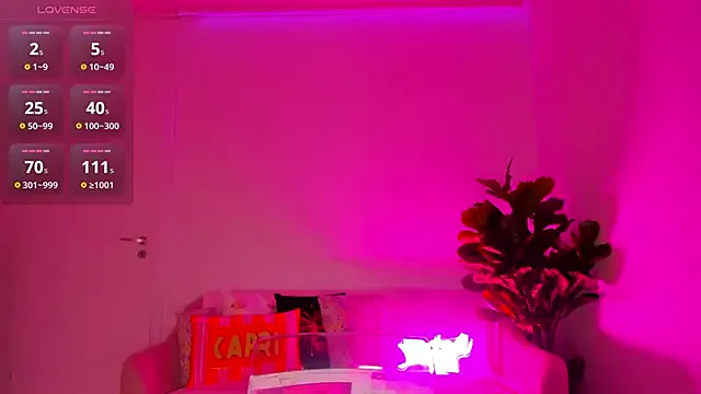 TiaBelle from StripChat is Freechat