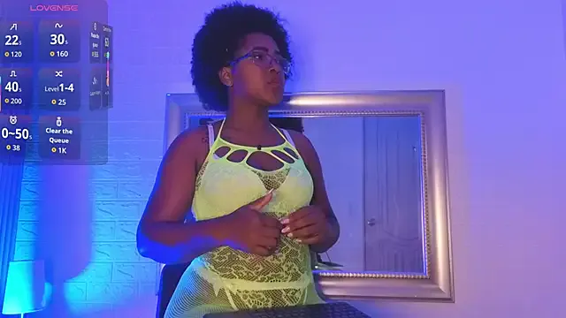 TianaLaRoux from StripChat is Freechat