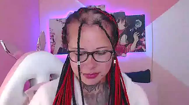 Tifanny_squirt_19_ from StripChat is Freechat