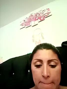 tiffani__love from StripChat is Freechat