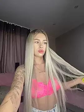Tiffany_Kissss from StripChat