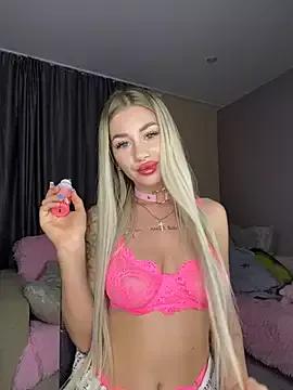 Tiffany_Kissss from StripChat