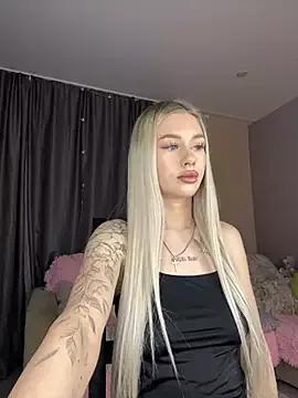Tiffany_Kissss from StripChat