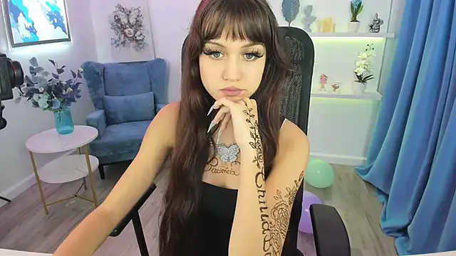 TiffanyYounge on StripChat 