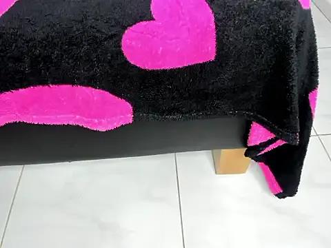 TiinkerBell_ from StripChat is Freechat
