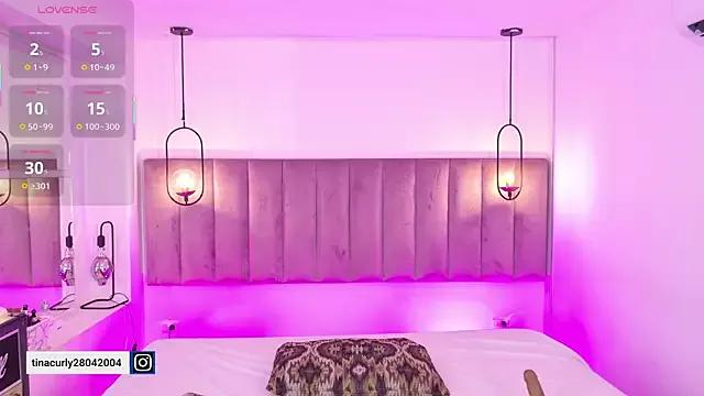 Tina_curly from StripChat is Freechat