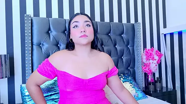 Tinablake_ from StripChat is Freechat