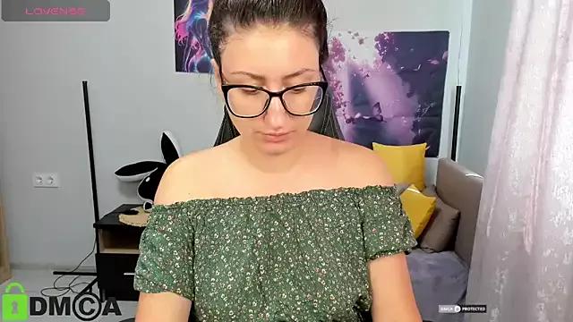 TinaQueen_ from StripChat is Freechat