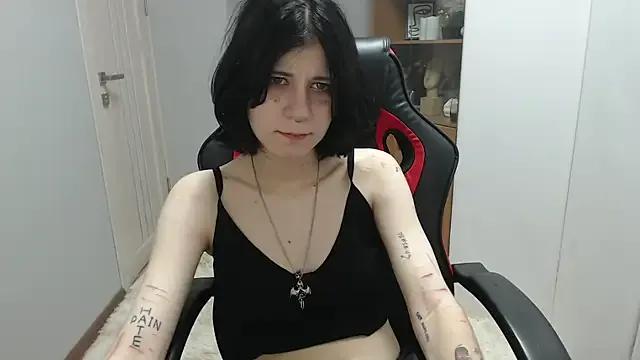 TinaQuiin from StripChat is Freechat
