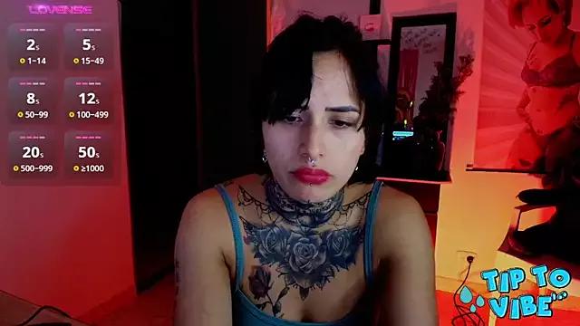 TinnaDawsom from StripChat