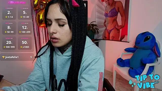 TinnaDawsom from StripChat