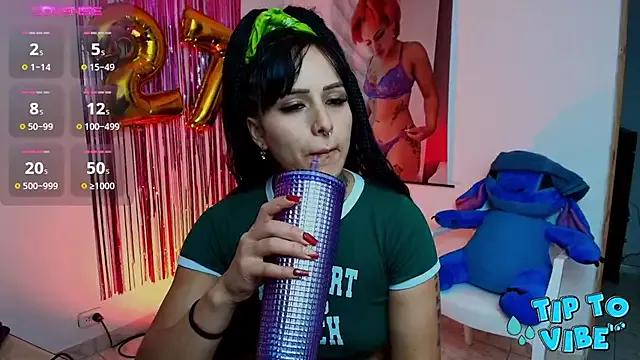 TinnaDawsom from StripChat