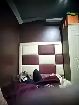 TinnyVsGiant on StripChat 