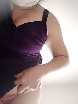 TinyLa from StripChat is Freechat