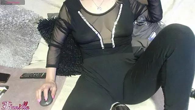 Titanilla39 from StripChat