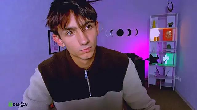 tobi_yours from StripChat is Freechat