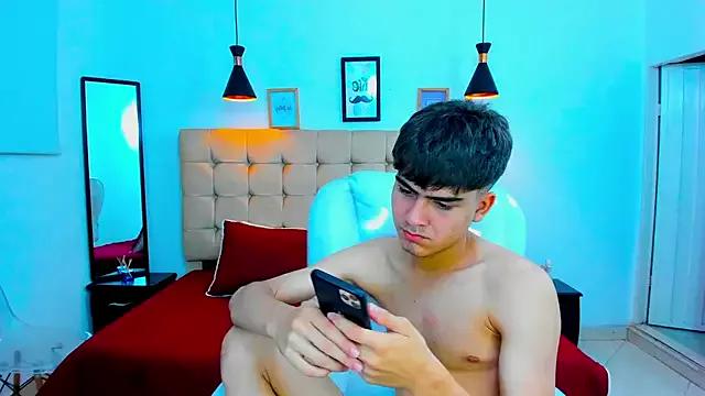 Tommy18__ from StripChat