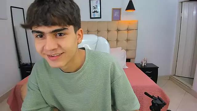 Tommy18__ from StripChat