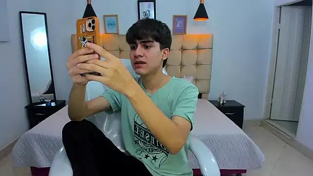 Tommy18__ from StripChat