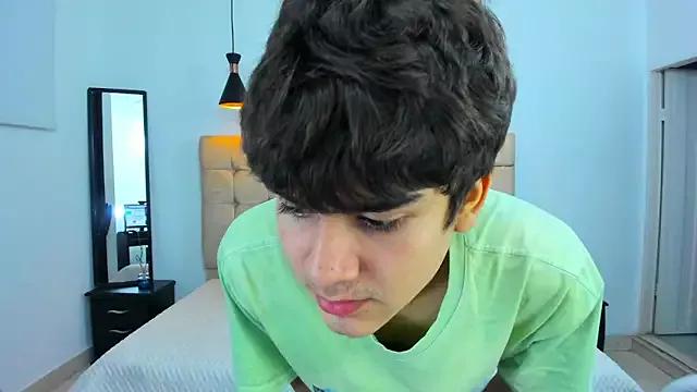 Tommy18__ from StripChat