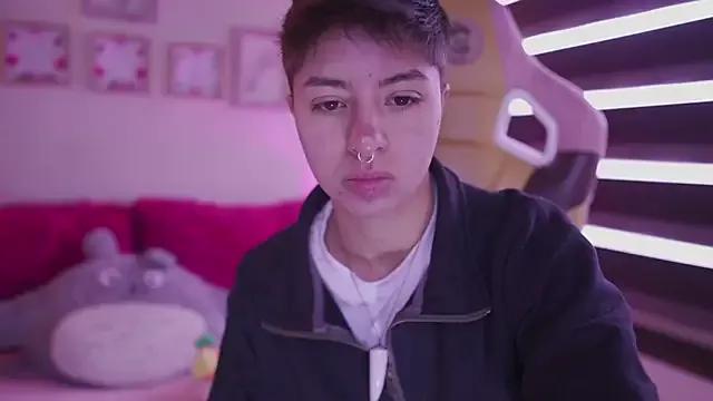 tommy_blue from StripChat is Freechat