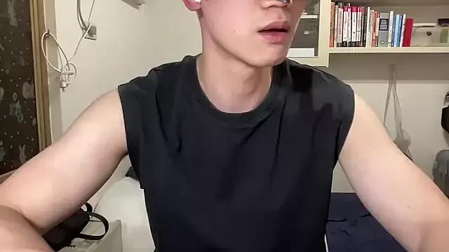 tomtom_henry from StripChat