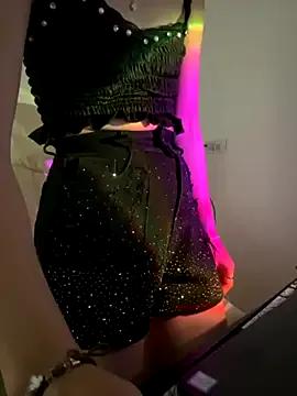 tran_my from StripChat is Freechat