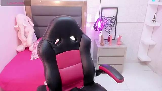Try our streaming cams variety and talk on a personal level with our adorable girls streamers, showing off their bountiful shapes and dildos.