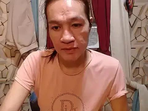 Tshugecumxxx from StripChat