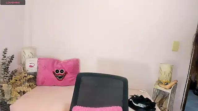Tsmokemachine from StripChat