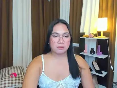 TsUncutKaren from StripChat is Freechat