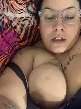 TuFantasiaYTuMorbo from StripChat is Freechat