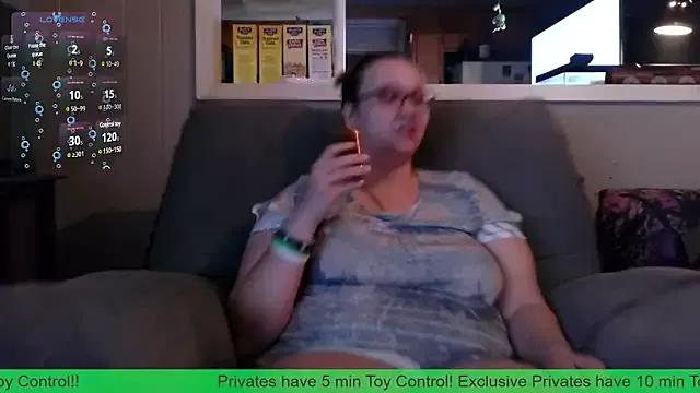 TurtleLady420 from StripChat