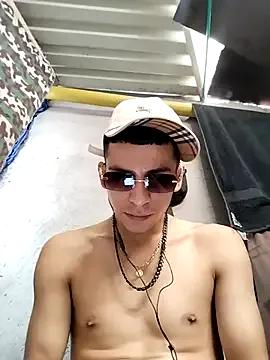 Tussi-amor from StripChat is Freechat