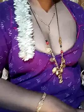 tuttifrutti17 from StripChat