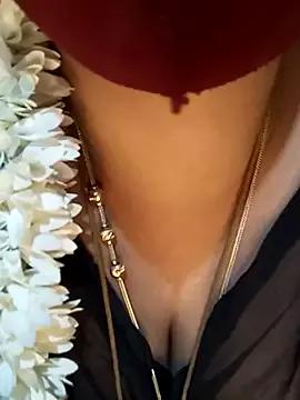 tuttifrutti17 from StripChat
