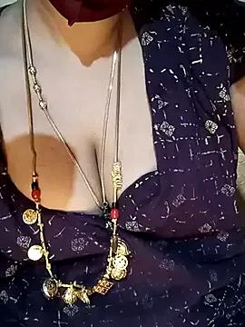 tuttifrutti17 from StripChat